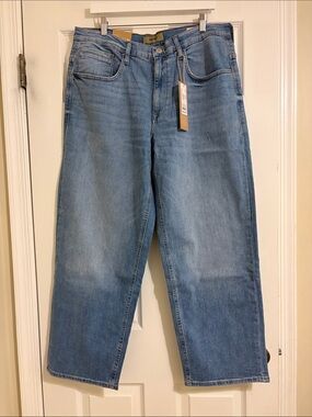 Men's Straight-Leg Jeans in Light Blue Wash - Classic Everyday Style 36/32